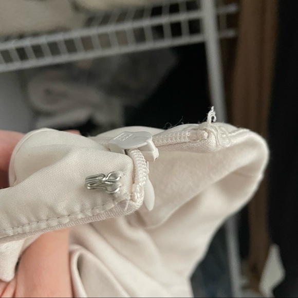 Aritzia Babaton Billy Skirt - Picture 9 of 9